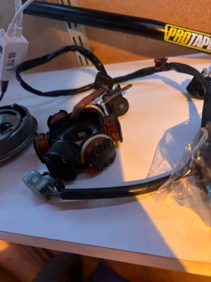 två stycken tändplattor - 2 tändplattor ena använd ena helt ny