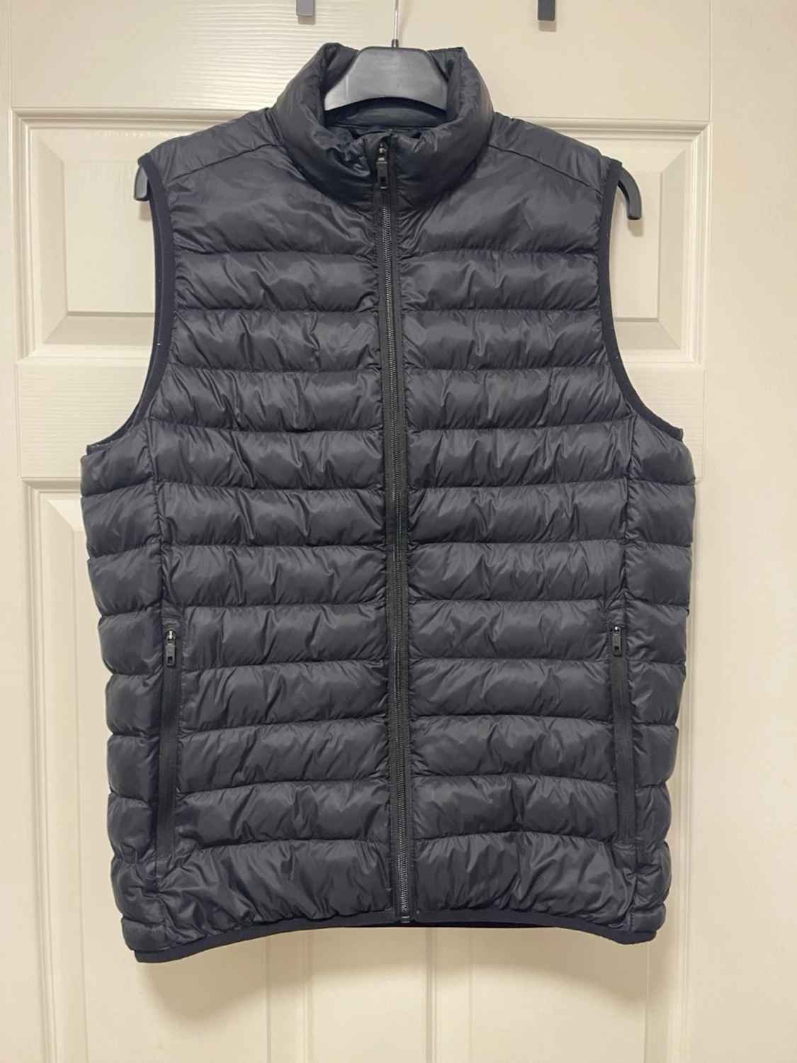 Svart dunväst med dragkedja - 2