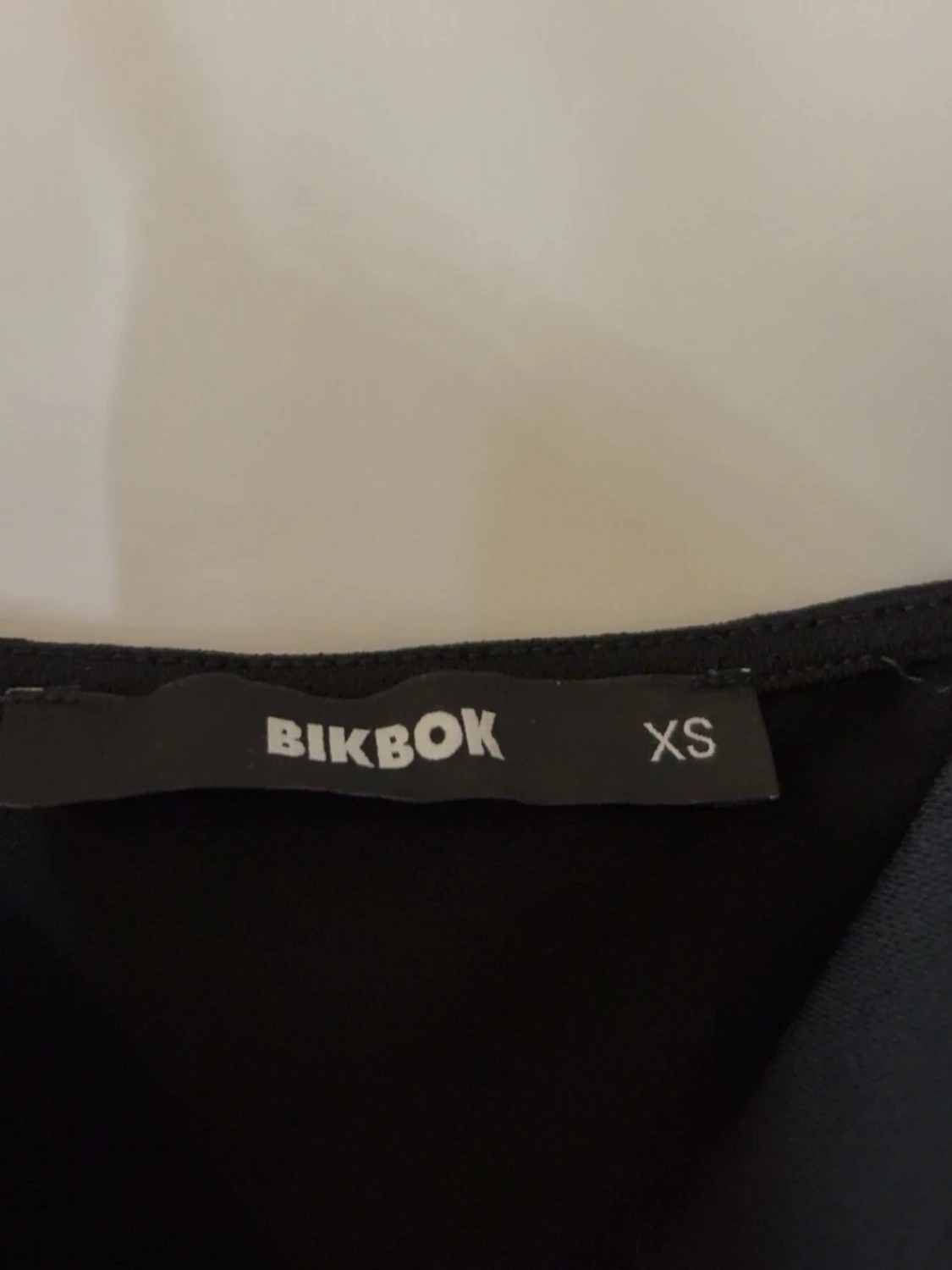 Svart linnetopp från BikBok - 1