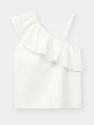 Off shoulder topp Mango - Snygg vit off shoulder topp från Mango med broderade detaljer och volang längs axeln. Gjord i bomull och har ett axelband på ena sidan. Perfekt för sommarens alla tillfällen, enkel att matcha och riktigt fräsch. Skriv gärna om du har några funderingar, pris kan diskuteras 💕💕