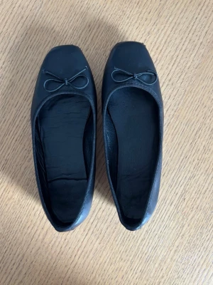 Ballerinaskor - Ballerinaskor från Nelly storlek 38. Lite skav vid tårna🤍