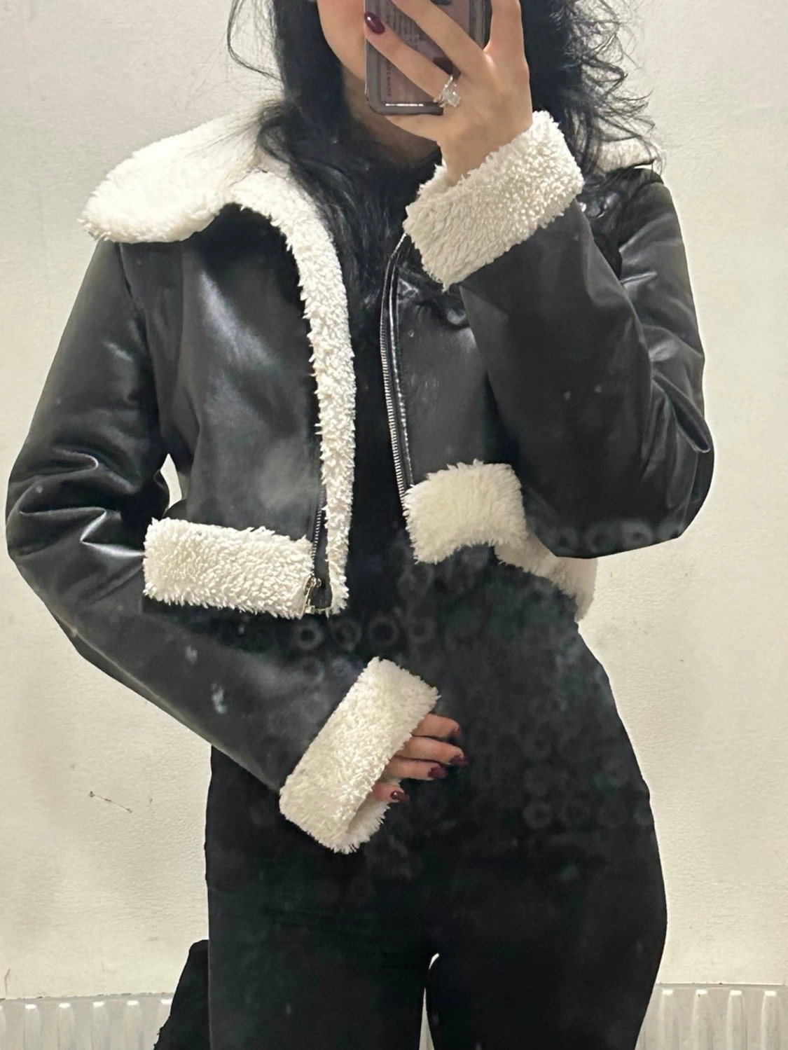 Svart cropped skinnjacka