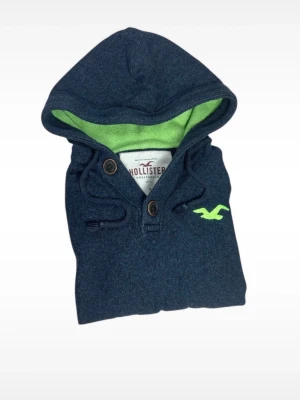 Vintage Hoodie  - Sjukt snygg hollitser hoodie med knappar. Skönt stickat material och väldigt svår att hitta. Skick 8/10, inga defekter. Dessa går upp mot 1200kr! 