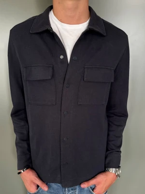 MassimoDutti Overshirt - Strl - L | Skick - 10/10 | Nypris - ca 1500kr | Vid minsta lilla fundering är det bara att höra av sig!