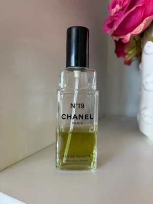 Chanel: No 19 EDT - 100mlfrån början. Vintage.