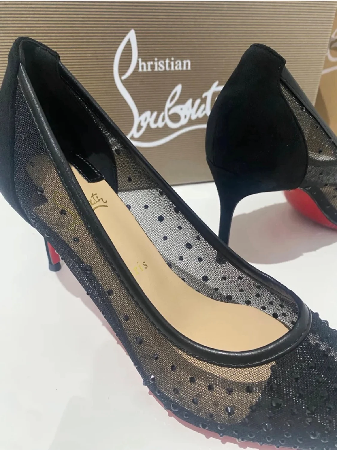 Svarta meshpumps från Louboutin - 2