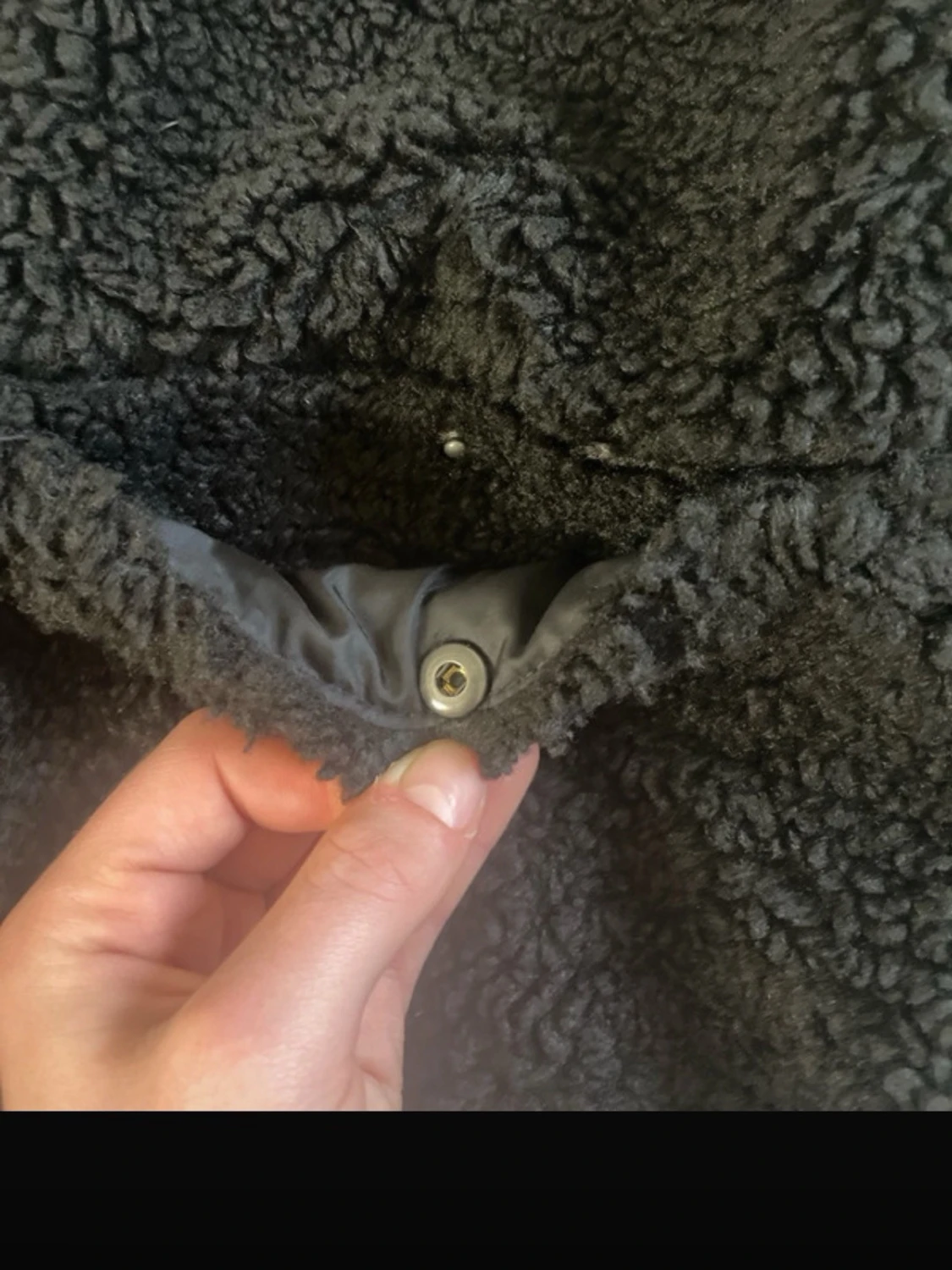 Svart teddyjacka med tryckknappar - 4