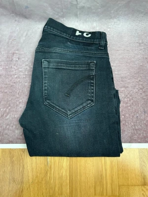Dondup George jeans - Mycket fint skick | Size 31 | fraktar inom 24 timmar | för att köpa klicka ”köp nu” | vid frågor eller funderingar är det bara att skicka ett meddelande | följare får bättre rabatter🙌