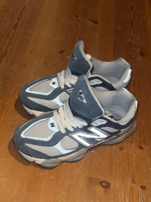 New Balance - 9060 skor väl använda därför smutsigt men går väldigt lätt att tvätta