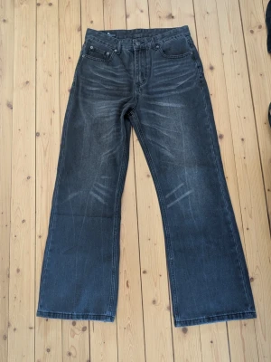 Feta bootcut jeans - W30L32 från pieces of life helt oanvända. 