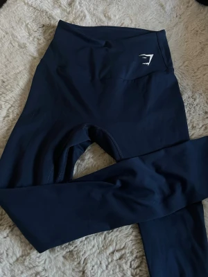 Mörkblå leggings från Gymshark - Snygga mörkblå leggings från Gymshark.