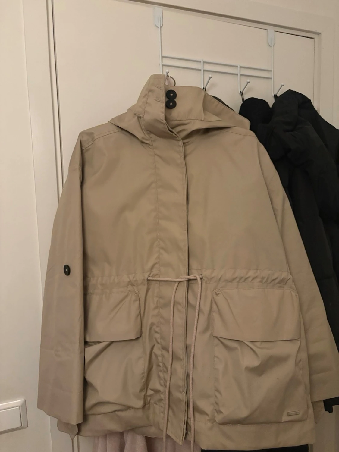 Beige parkasjacka från Everest