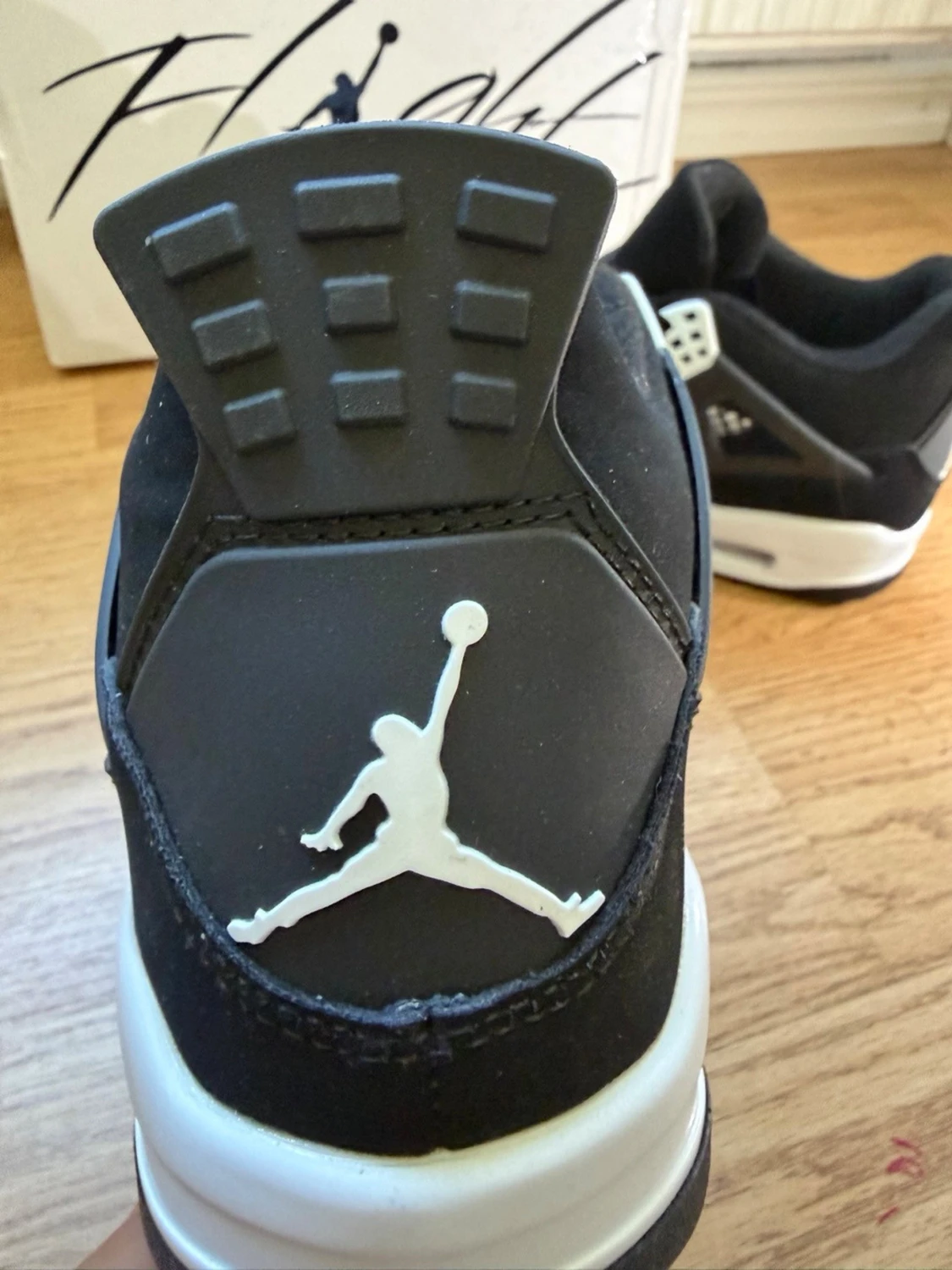 Svarta Air Jordan 4 Retro sneakers - 1