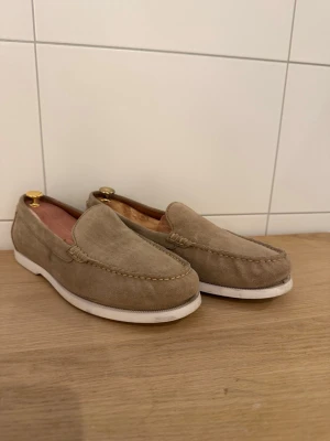 Polo ralph laruen loafers - Varan har inte används många gånger lite smutsig bara. Köpte för 1100kr ny pris