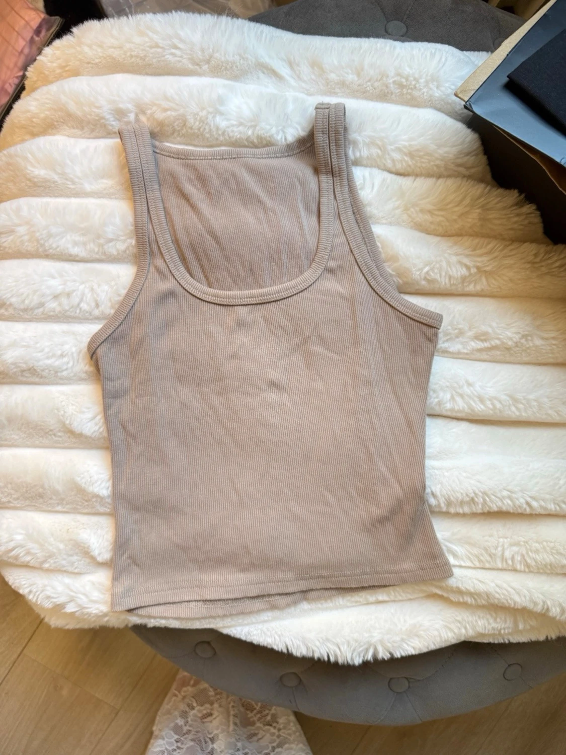 Beige ribbad linnetopp - 1