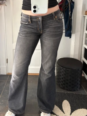 Bootcut jeans - Lågmidjade bootcut jeans! W27L32. Skriv vid frågor! Pris kan diskuteras🌸