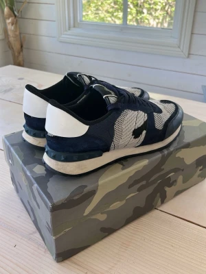 Valentino rockrunners - Säljer mina valentino rockrunners, endast andvänt några gånger, pris kan diskuteras 