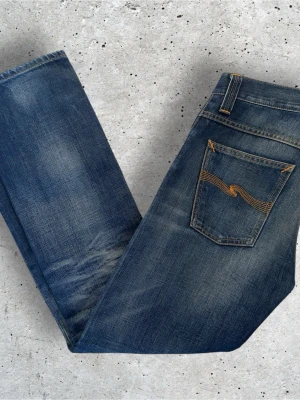 Nudie Jeans Avarage Joe W30 L32 - Nudie jeans I modellen avarage Joe som inte görs längre! Lite mer regular/straight fit | extrem fett tvätt | storlek 30-32 | 9/10 skick | skriv vid funderingar