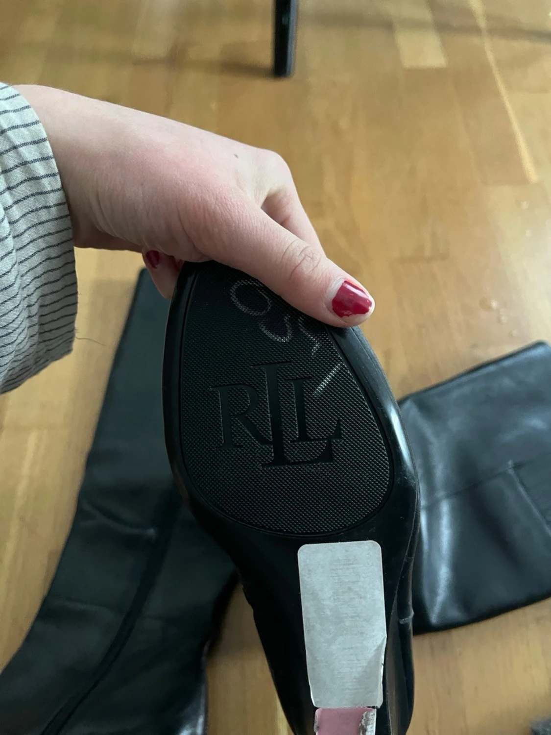 Svarta kilklackade stövlar  - 1