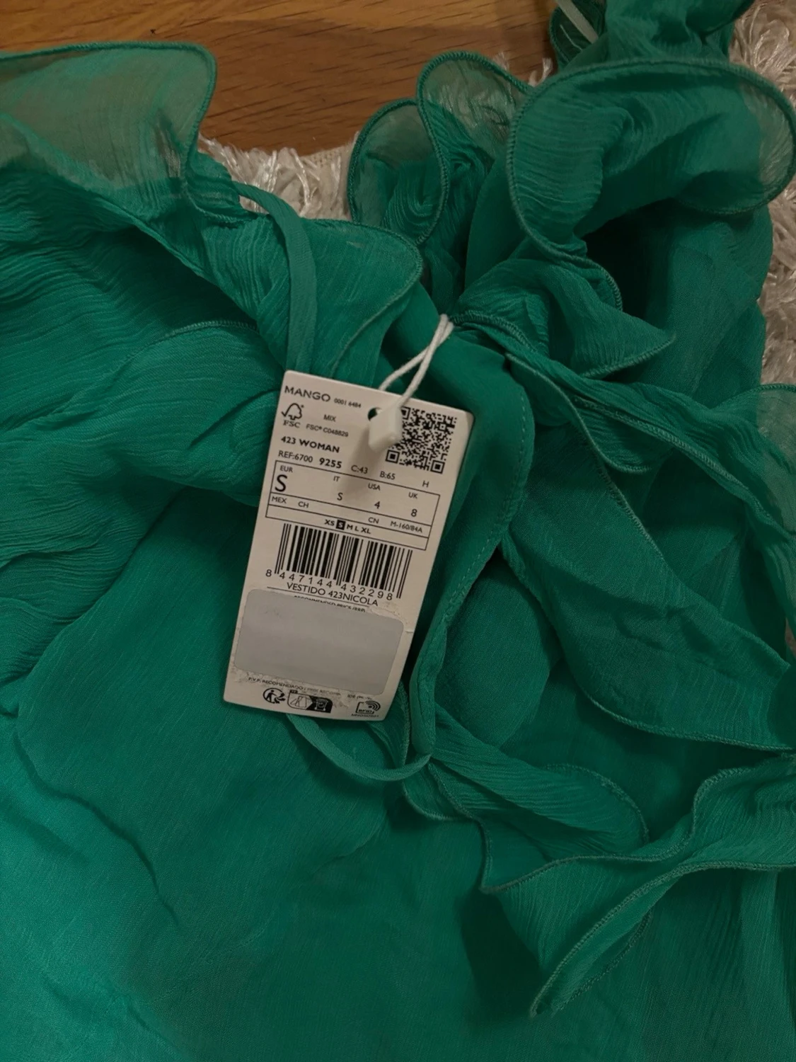 Grön långklänning med volanger - 4