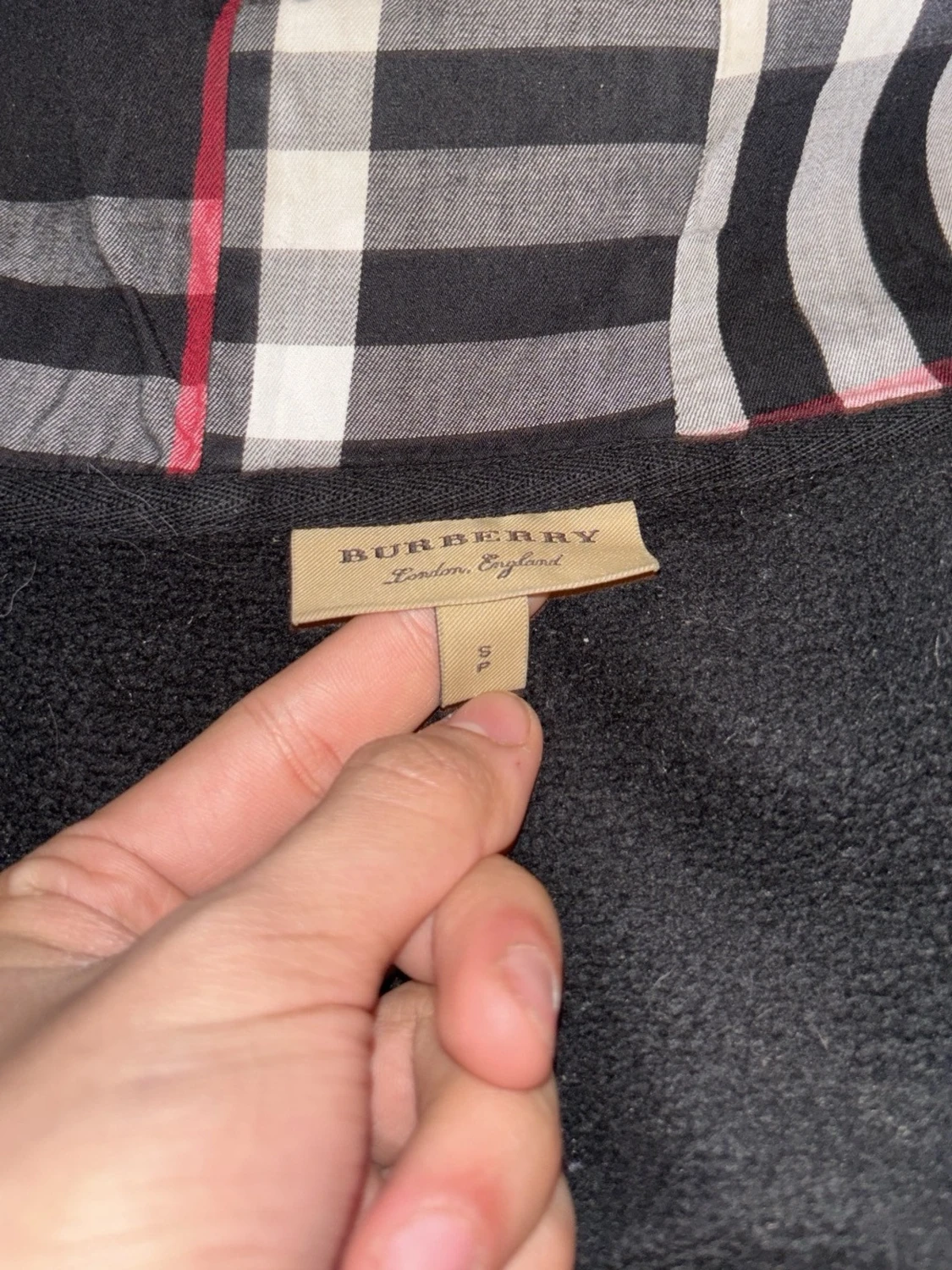 Svart ullkappa från Burberry - 1