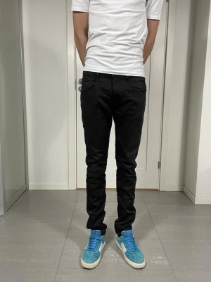 Replay Anbass Jeans  - Säljer nu dessa Replay Anbass Jeans, W32 o L34, skriv för fler bilder/frågor🙌🏼