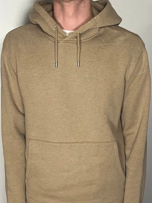 J.Lindeberg hoodie  - Säljer en ritkigt snygg och trendig J.Lindeberg hoodie i fint skick, storlek M, vid frågor är det bara att skriva //Gramenti