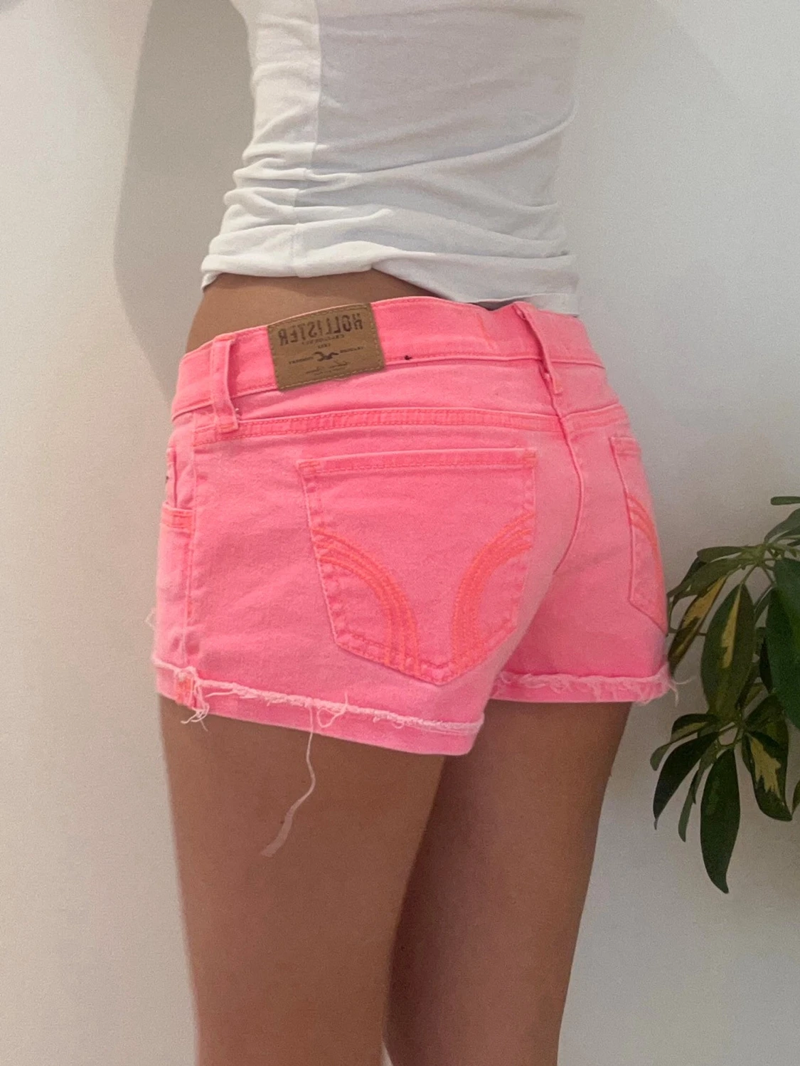 Hollister lågmidjade jeansshorts  - 1