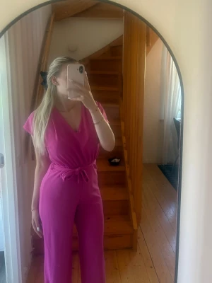 Jumpsuit  - 🩷 passar L också 