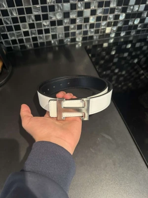 Bälte - Helt nytt! Dm vid intresse!
