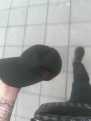 Svart Gucci keps - Säljer äkta gg keps storlek S med kvitto hör av er först till kvarn.