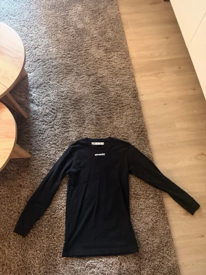 Svart långärmad tröja Off-White marker arrow - Bra skick knappt använd, skriv för mer bilder 