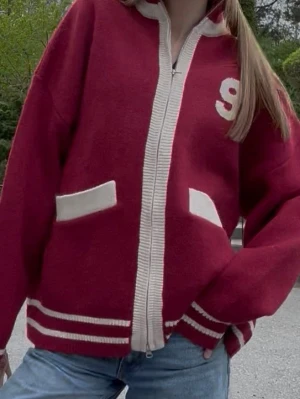 Edikted jacka - Jätte fin edikted jacka som är använd ett få tal gånger, skriv för fler bilder💕💕storlek S-M
