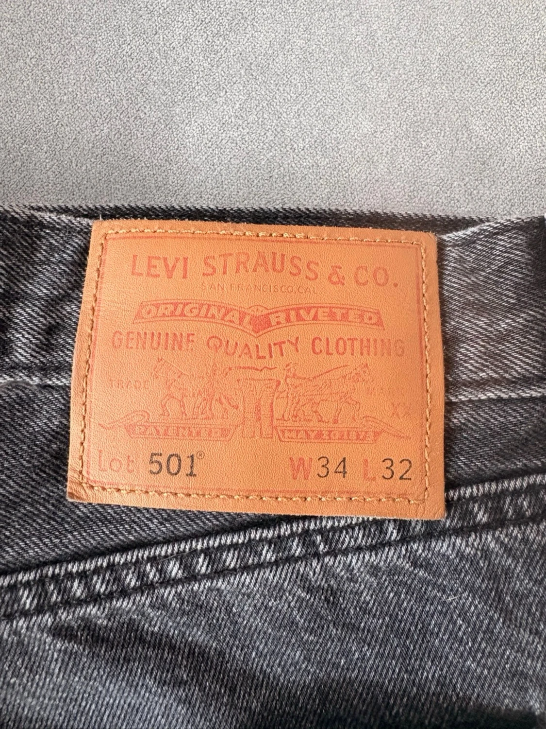Grå Levi's 501 jeans  - 4