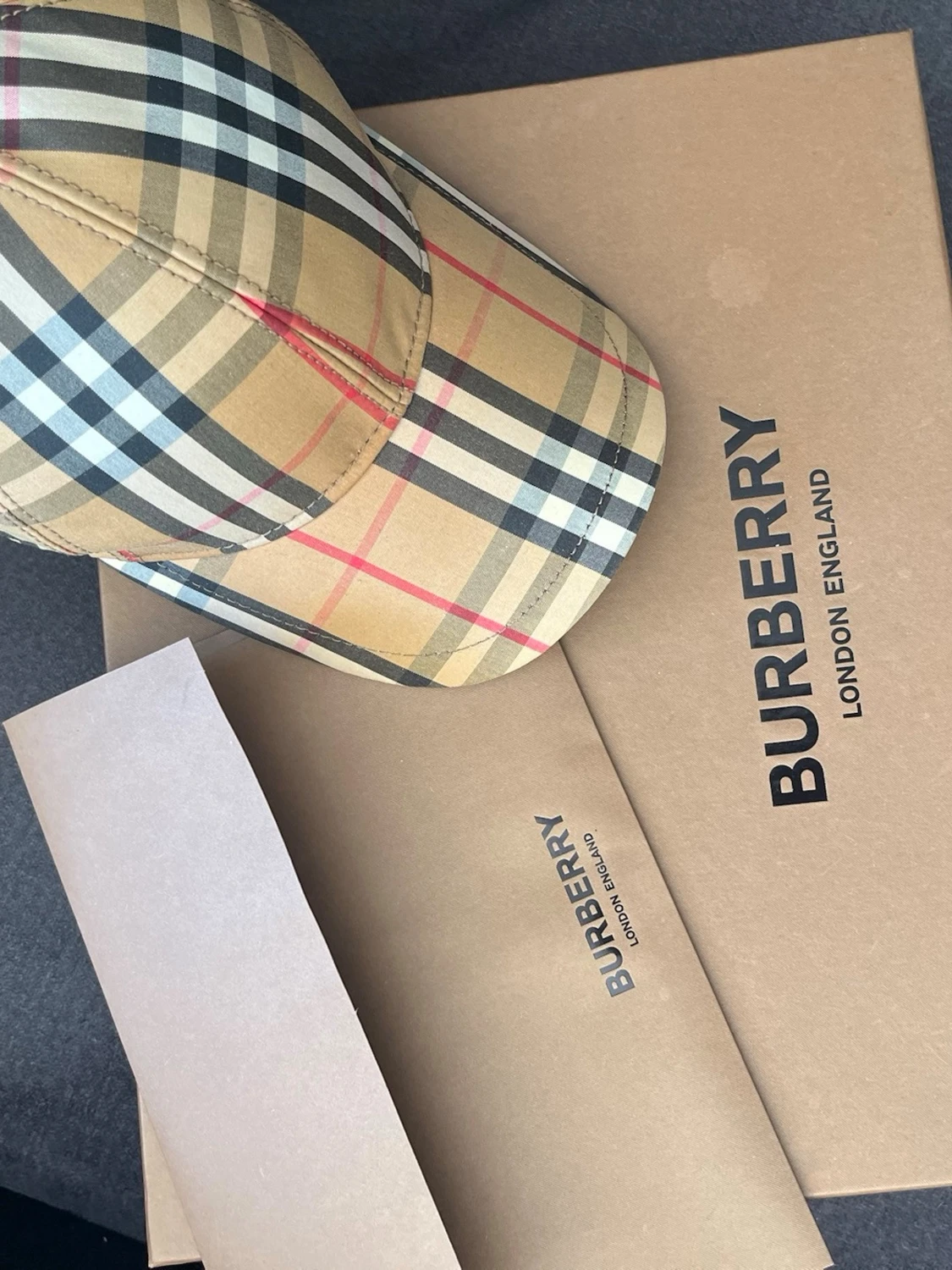 Burberry klassisk rutmönstrad keps