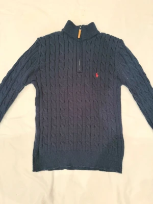 Mörkblå Stickad RL Quarter Zip - Mörkblå Stickad RL Quarter Zip.Helt ny 