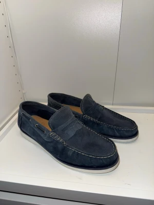 Loafers  - Säljer ett par loafers från luigi fusaro. Köpta i Neapel. Gott skick. Storlek 45