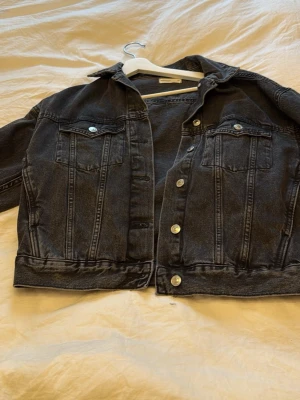 Jeans jacka  - Oanvänd 