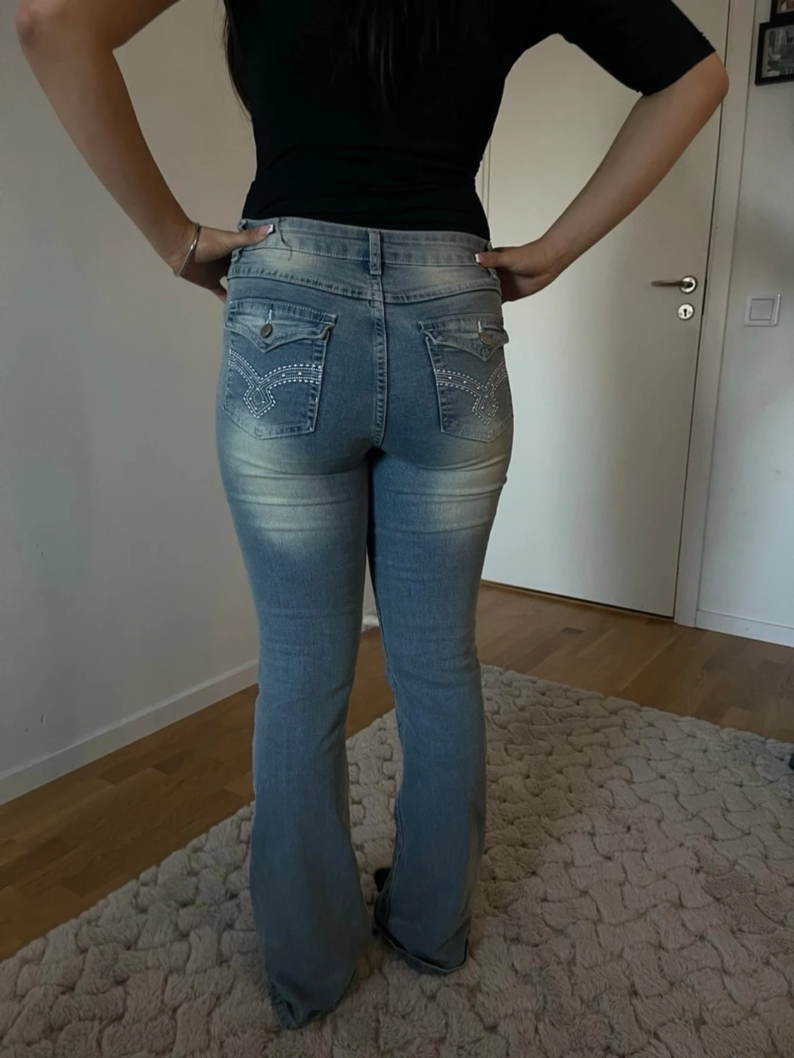 Bootcut ljusblå jeans med hög midja - 3
