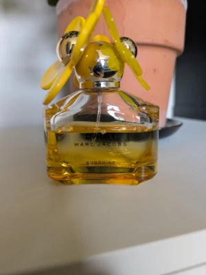 Marc Jacobs Daisy Sunshine parfym - Finns inte att köpa längre. Eau de toilette. 50 ml från början. 