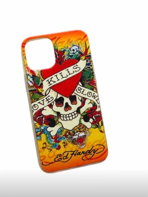 Ed Hardy mobilskal Iphone 12 mini  - Ed Hardy mobilskal, aldrig använt. Till Iphone 12 mini. 