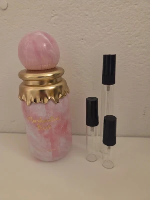 Marshmallow blush paris corner - Säljs I 5 ml flaska 