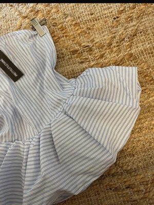 Off shoulder topp - Söt topp 🩵SLUTSÅLD 