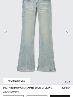 Weekday jeans - Säljer dessa då dem är lite för små för mig i midjan. Jätte fina och jätte sköna annars. Finns ett litet hår längst ner på byxorna då dem har släpats lite för att byxorna är lite långa för mig. Annars är byxorna jätte fina och hålet märker man inte av direkt. 