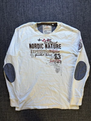 Camp David Long sleeve ~ vintage  - Sjukt eftertraktad Camp David longsleeve i M Fint skick, sällsynt vintage modell. Passar perfekt nu till våren/sommaren Sjukt eftertraktad Napapijri longsleeve i M - grå
