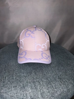 Vit keps  - Bra keps för priset 