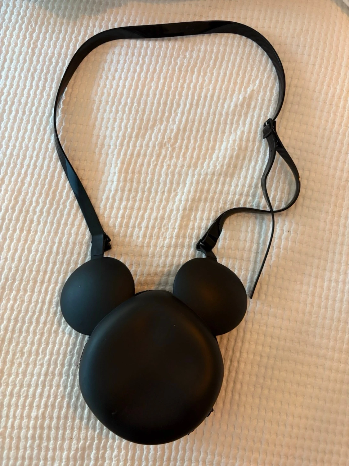 Svart handväska med musöron - 2