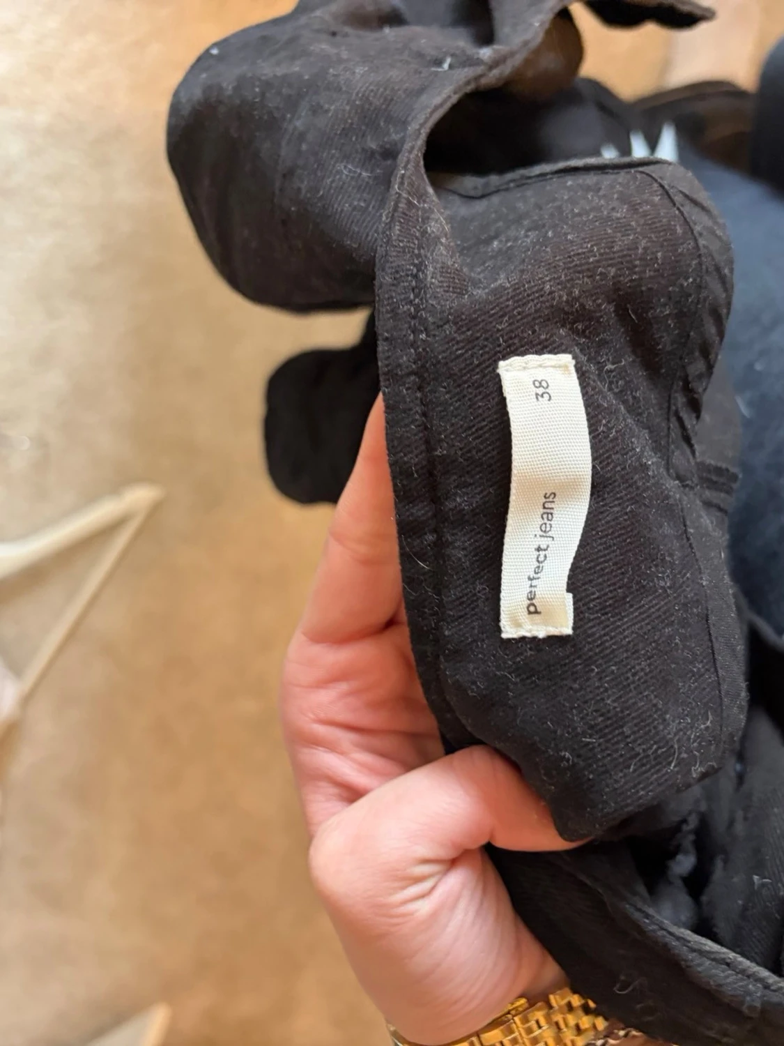 Svart figursydd jacka med knappar - 3