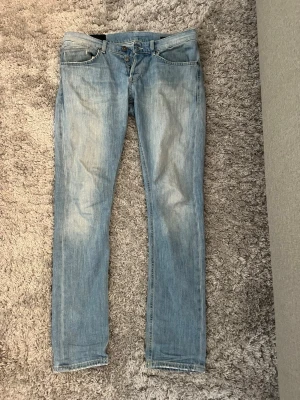 Dondup George  - Dondup George i strl 32, bra skick