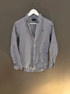 Randig skjorta från Ralph Lauren - Ralph Lauren skjorta. 100% bomull